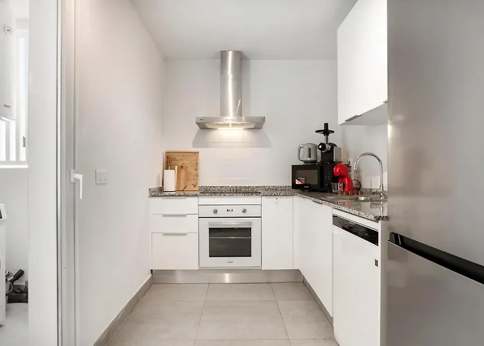 Solarium Penthouse Walk To & Old Town *