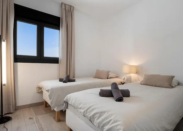 Solarium Penthouse Walk To & Old Town *