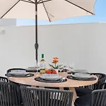 Apartment Solarium Penthouse Walk To & Old Town