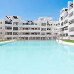 Apartment Solarium Penthouse Walk To & Old Town *
