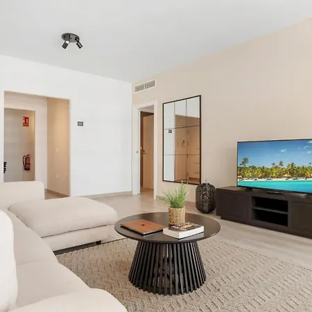 Solarium Penthouse Walk To & Old Town * Estepona