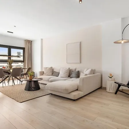 アパート Solarium Penthouse Walk To & Old Town エステポナ