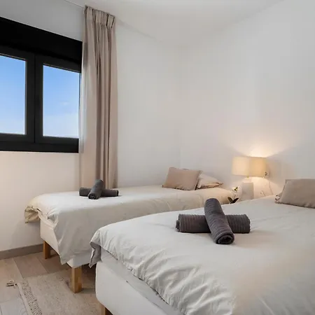 Solarium Penthouse Walk To & Old Town *