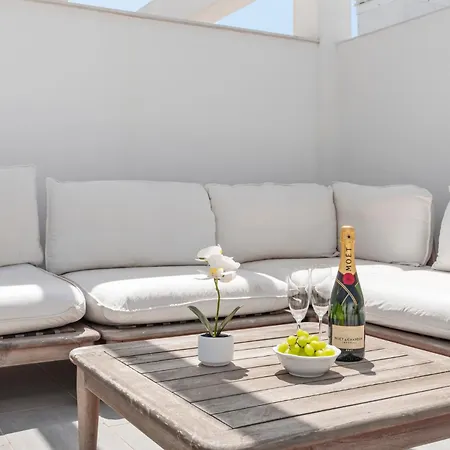 Solarium Penthouse Walk To & Old Town Apartman Estepona