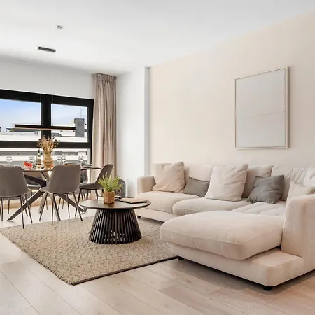 Solarium Penthouse Walk To & Old Town *