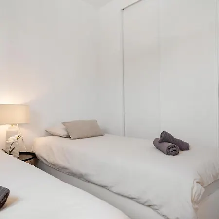 Solarium Penthouse Walk To & Old Town *