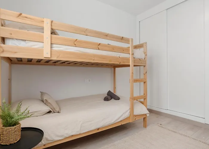 Solarium Penthouse Walk To & Old Town *