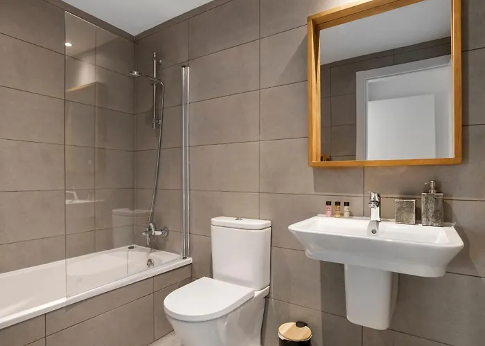 Solarium Penthouse Walk To & Old Town * Estepona