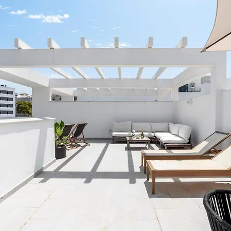 Solarium Penthouse Walk To & Old Town