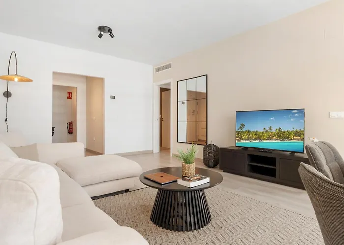 Solarium Penthouse Walk To & Old Town * Estepona