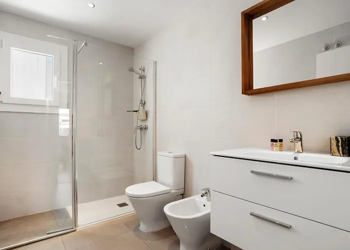 Solarium Penthouse Walk To & Old Town